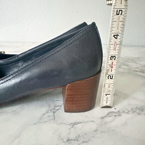 Tory Burch Navy Leather Gold Logo Hardware Low Block Heel women’s Size 7 - Picture 12 of 12
